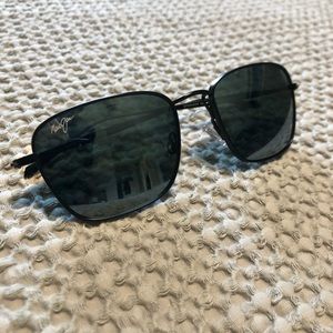 Maui Jim Spinnaker black polarized sunglasses